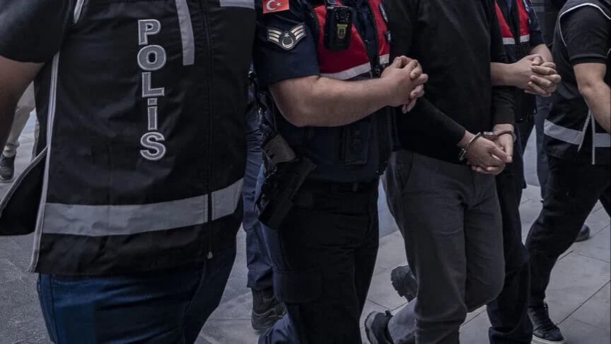 'Müstehcen' içerikli paylaşımlara soruşturma: 21 gözaltı