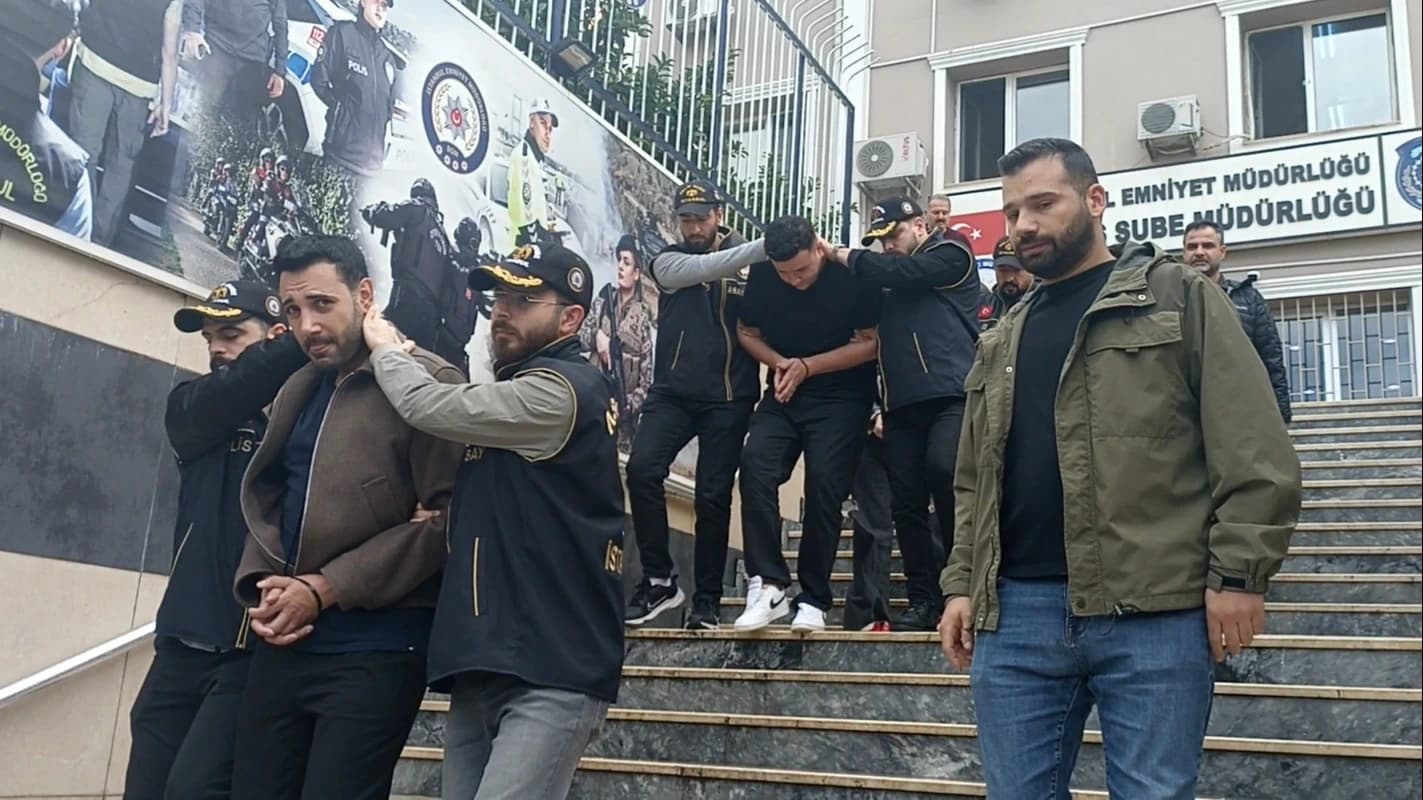 Sanal medyada şiddet içerikli yayınlar yaptığı belirlenen 10 şüpheli adliyeye sevk edildi