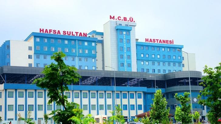 Hastalardan ‘bıçak parası’ istediği iddia edilen doktor tutuklandı