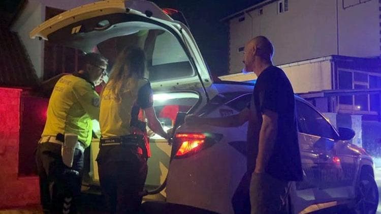 Ceza kesildi, o ise içmeye devam etti! Alkollü sürücü pes dedirtti