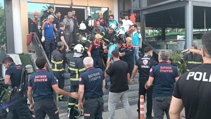 Batman'da 3 kişinin öldüğü yangınla ilgili 3 gözaltı