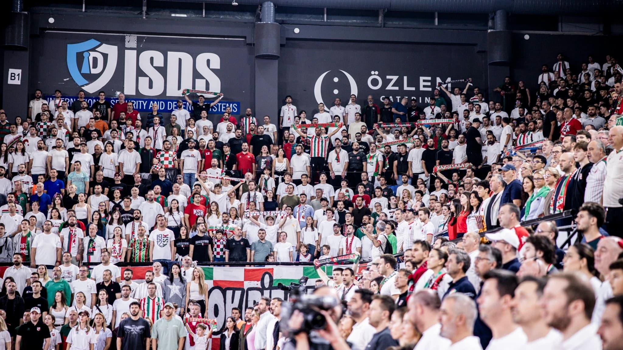 Karşıyaka taraftarına kavuştu, Fenerbahçe'ye 97-72 yenildi
