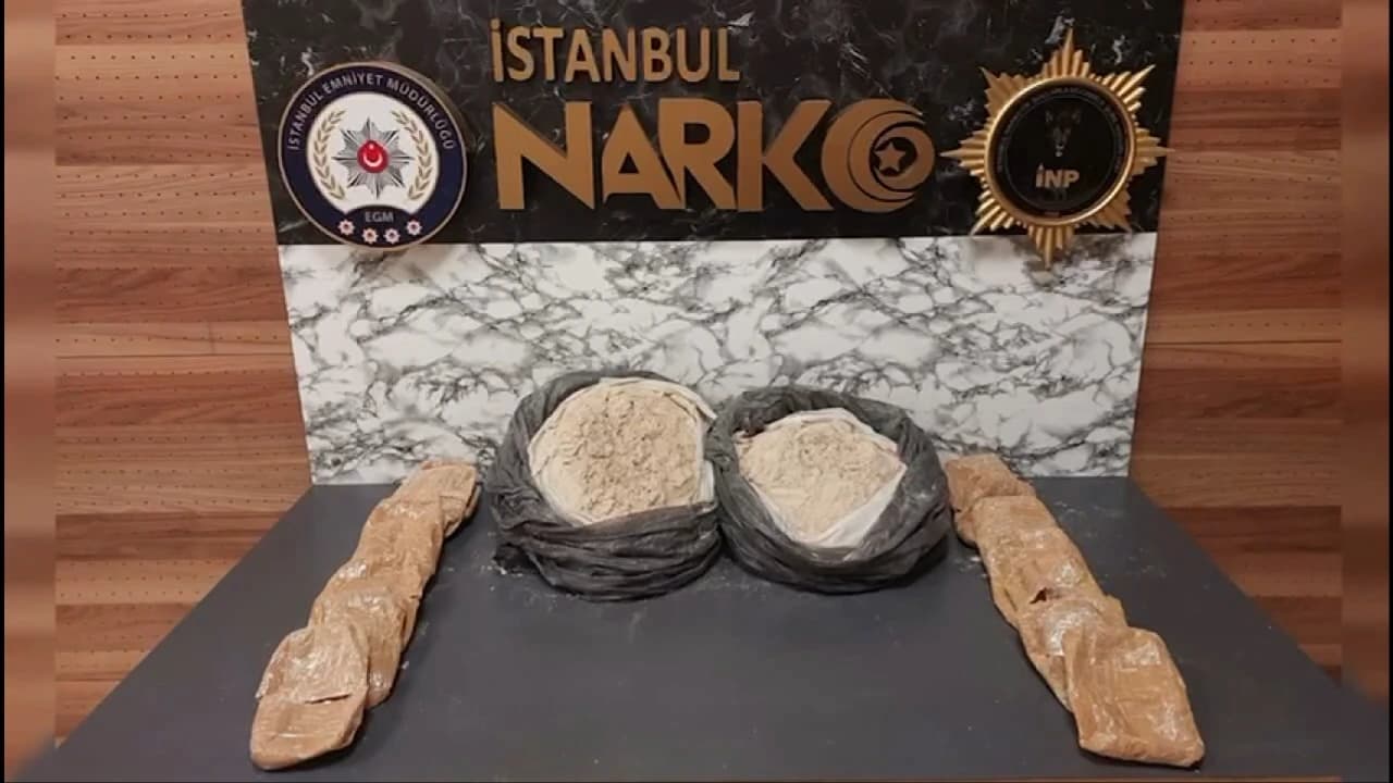 FATİH'TE UYUŞTURUCU OPERASYONU: 14 KİLO EROİN ELE GEÇİRİLDİ