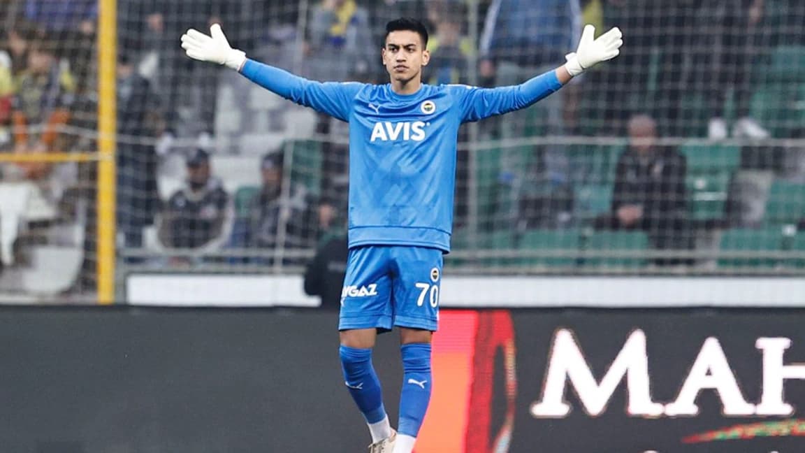 FENERBAHÇE'DE YAPRAK DÖKÜMÜ, AYRILIĞI RESMİLEŞTİ