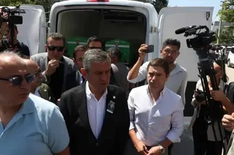 YILMAZ BÜYÜKERŞEN’İN ACI GÜNÜ! ÖZGÜR ÖZEL CENAZEYE KATILDI