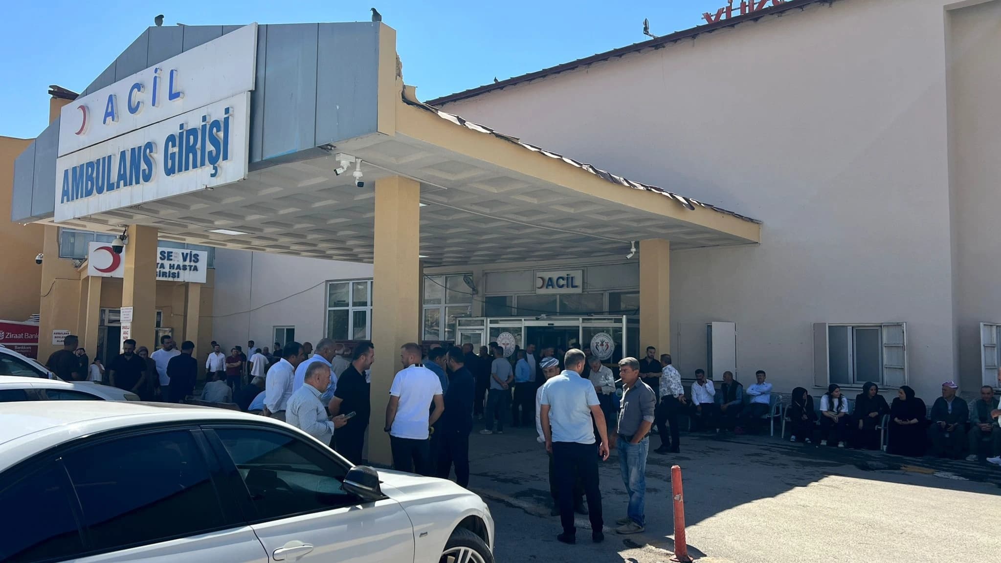 Yüksekova'da korkutan kaza: 10 kişi yaralandı