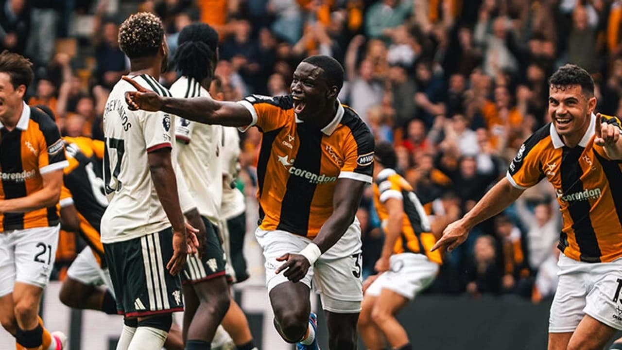 HULL CİTY, MANCHESTER UNİTED’I 2-0 MAĞLUP ETTİ
