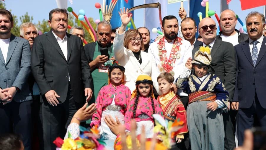 Gaziantep’te gastronomi şöleni kortej yürüyüşüyle başladı