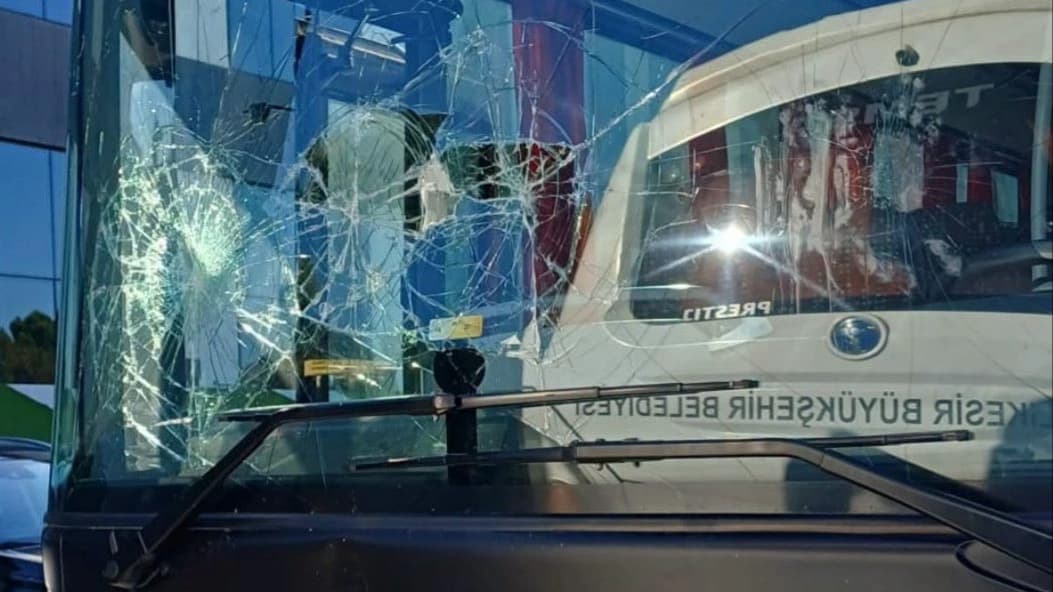 İzmir'de maç sonrası taraftar kavgası İZBAN'a sıçradı