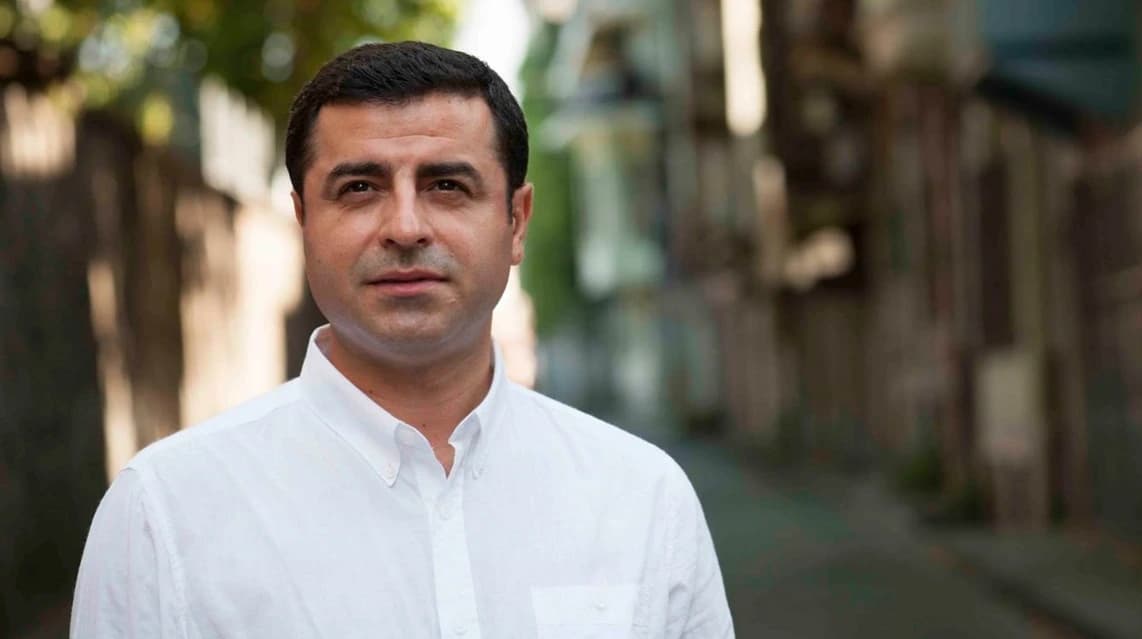 DEMİRTAŞ, CEZAEVİNDEN MESAJ GÖNDERDİ: “ÇERÇEVE YASA ÇOK DEĞERLİ”