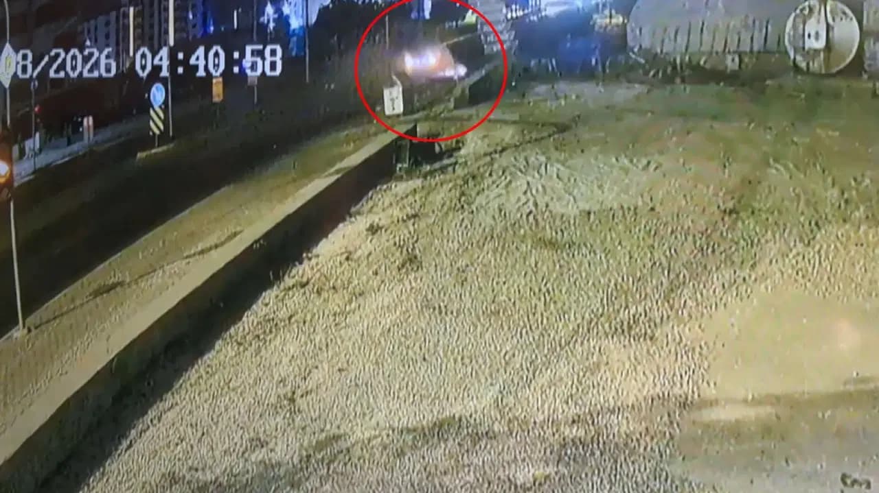 YARDIM İÇİN KAZA YERİNE GİTTİ, HAYATININ EN ACI MANZARASIYLA KARŞILAŞTI