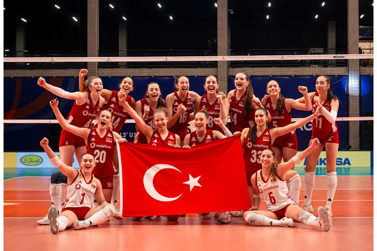 TÜRKİYE, U17 VOLEYBOLDA ÇEYREK FİNALDE