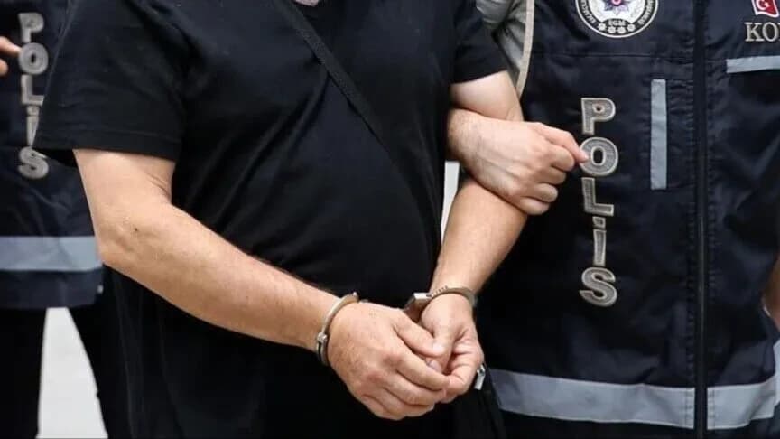 MİNİK FENERBAHÇE TARAFTARININ FORMASI ÇIKARTILMIŞTI: 1 KİŞİ GÖZALTINDA