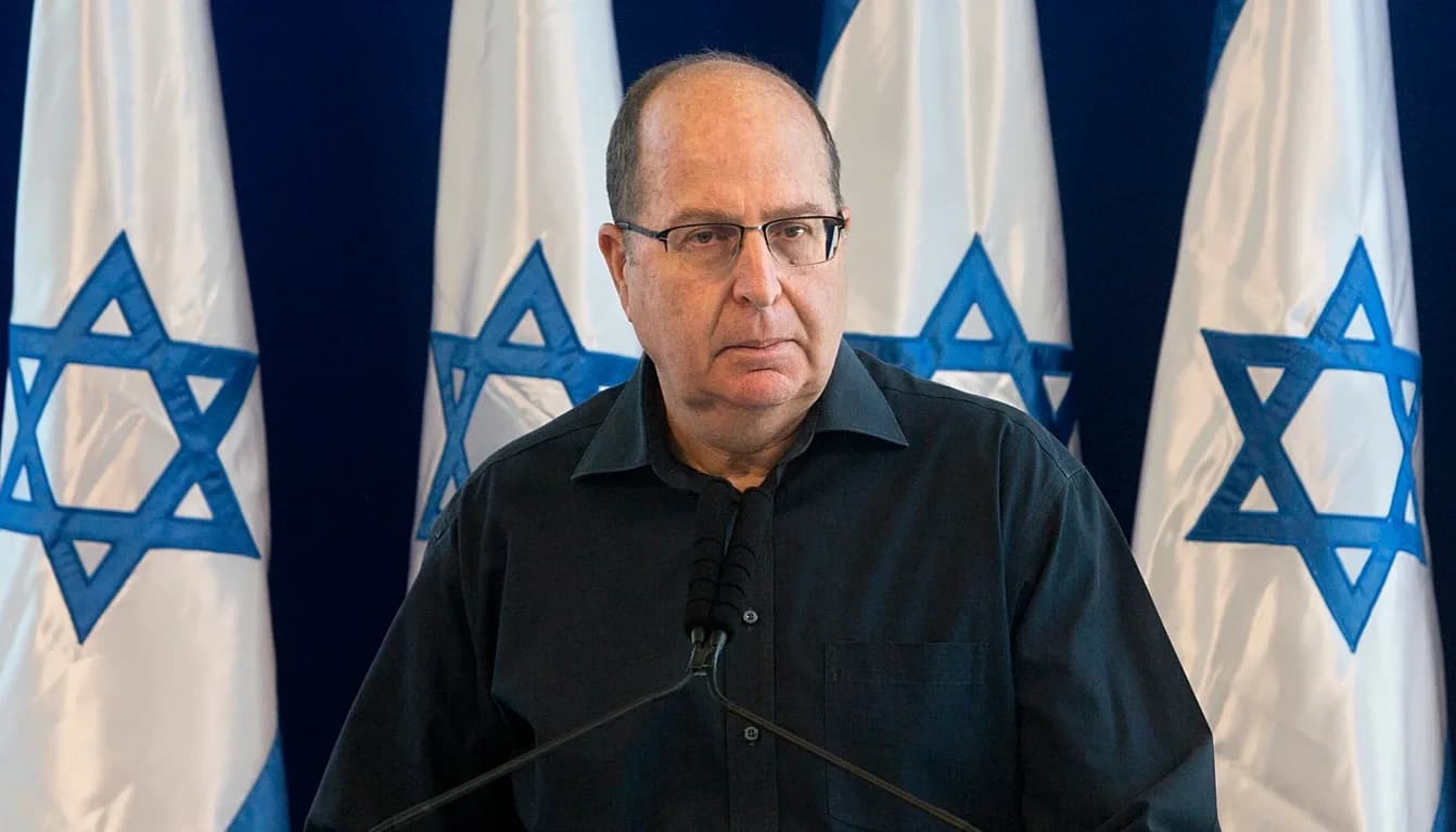 ESKİ SAVUNMA BAKANI YAALON'DAN NETANYAHU'YA AĞIR SUÇLAMA: "İKTİDARDAN UZAKLAŞTIRILMALI"
