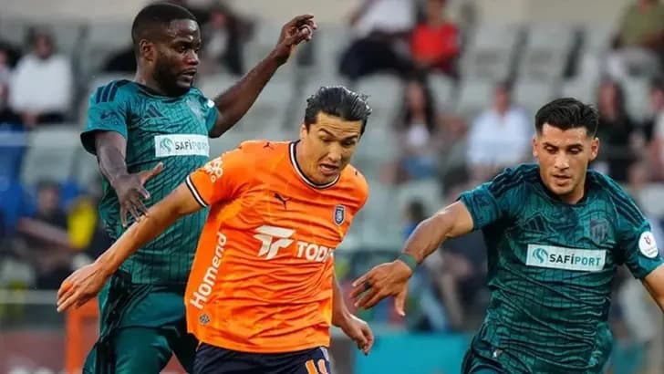BAŞAKŞEHİR, KOCAELİSPOR'U 2-1 MAĞLUP ETTİ