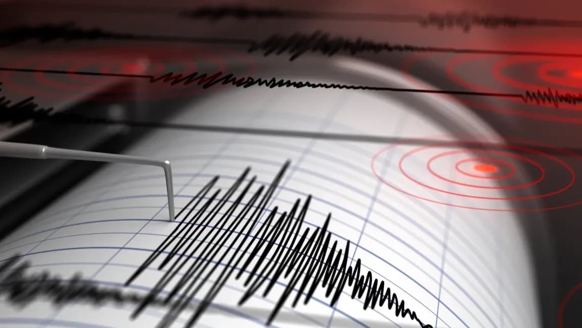 Ege Denizi’nde 3,8 büyüklüğünde deprem: Kuşadası açıklarında sarsıntı