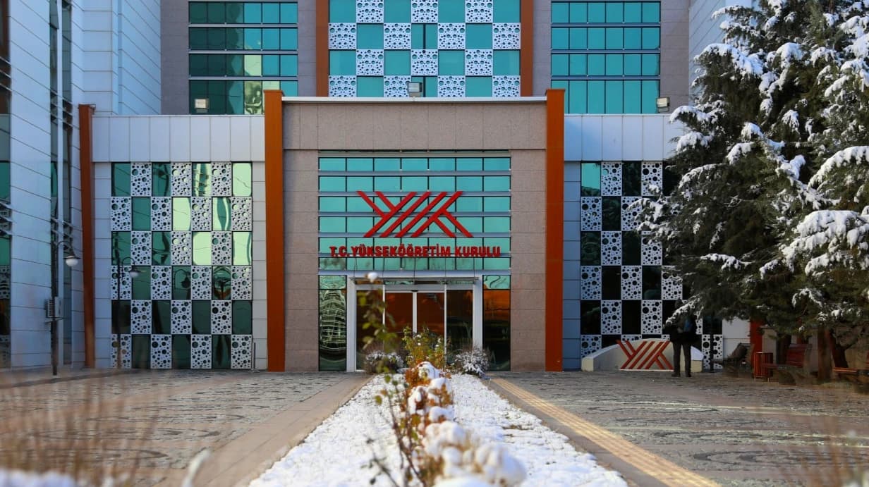MEB'den YKS ve LGS öğrencilerine 22 ücretsiz deneme
