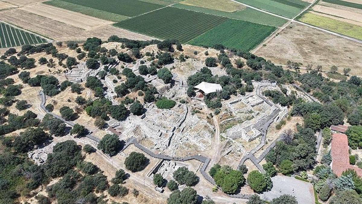 Troya Antik Kenti'nde 2 bin 800 yıllık agora gün yüzüne çıkarılıyor
