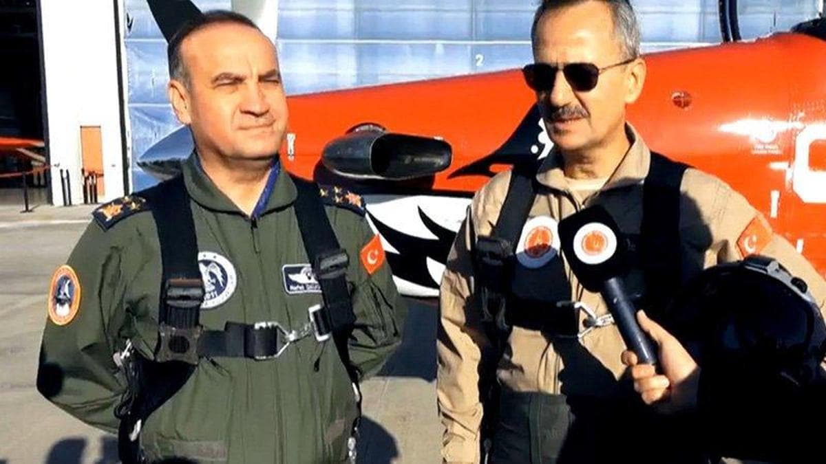 Hürjet ve hürkuş-2’den gökyüzü gösterisi