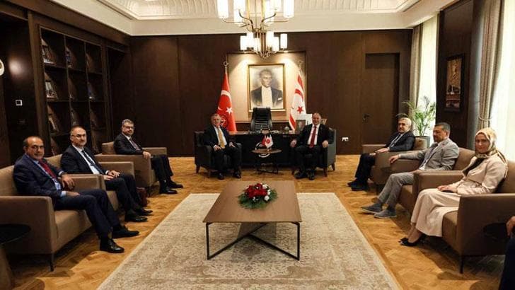 Bakan Bak, KKTC Meclis Başkanı Öztürkler ile görüştü