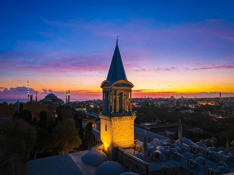 Topkapı Sarayı’nda gece ziyaretlerine yaz sezonunda 32 bine yakın kişi katıldı