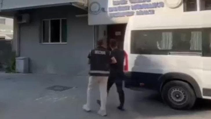 İzmir'de tefeci operasyonu: 7 tutuklama