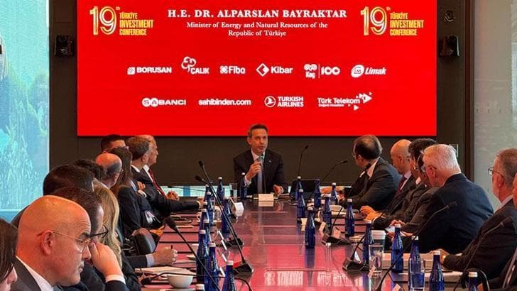Bakan Bayraktar, ABD'de iş dünyası temsilcileri ve yatırımcılarla bir araya geldi