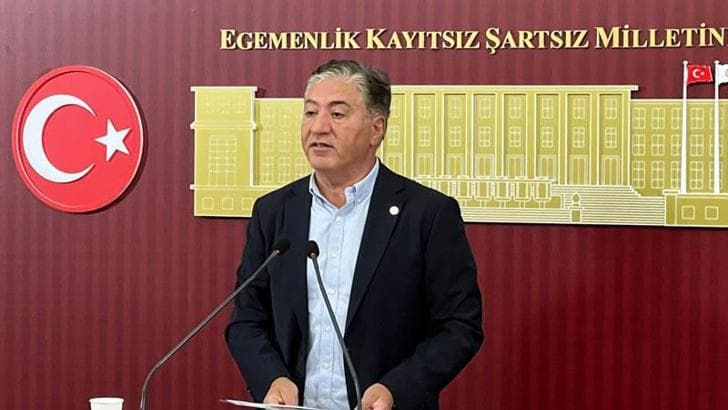 Yeni Partili Emir: Yavaş'ın istifası kendi takdiridir