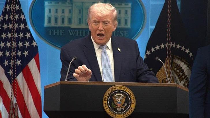 Trump'tan Kanada'ya göçmen tepkisi: Kendi kendini yok ediyor