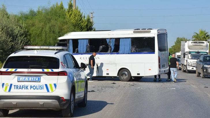 Antalya-Alanya yolunda feci kaza: 6 yaralı