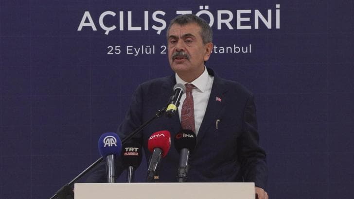 Bakan Tekin: Bu yıl ortaokulu bitiren 100 öğrencinin 45 tanesi meslek lisesine gitti
