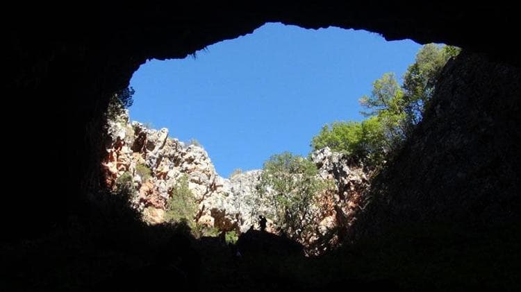 Doğaseverler 'Tepesi Delik Obruğu'na hayran kaldı