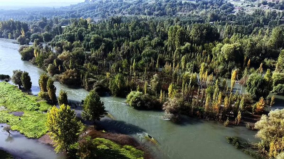UNESCO listesindeki Hevsel Bahçeleri’nde sonbahar renkleri havadan görüntülendi