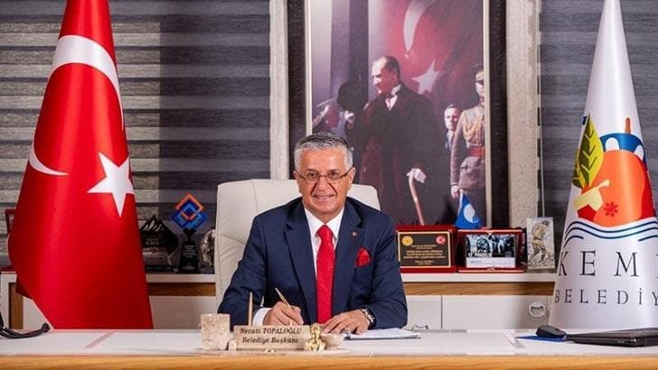 Kemer Belediye Başkanı, CHP'den istifa etti