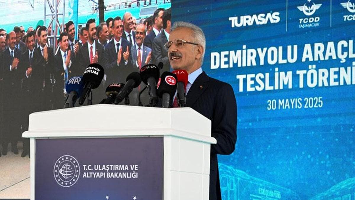 Bakan Uraloğlu: Tanzanya'ya 100 yük vagonu ihraç edeceğiz