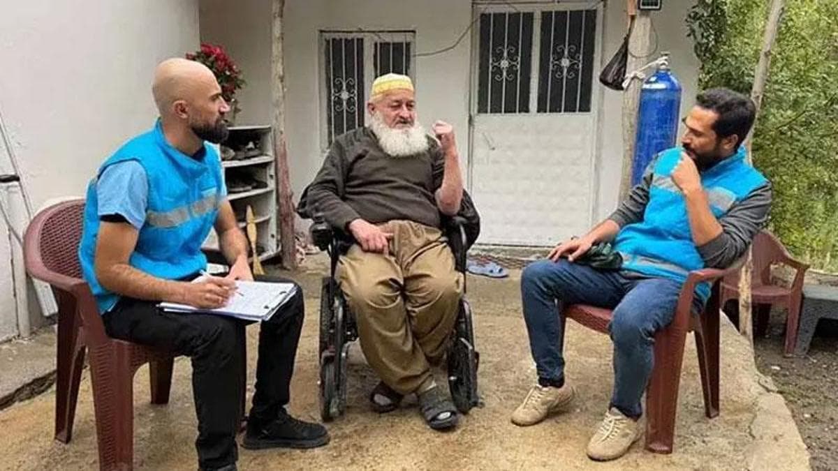 Kazak doktor, Hakkari'de şifa dağıtıyor