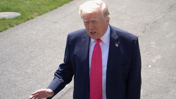 Trump: İran petrol fiyatlarını yükseltmek için her yolu deniyor