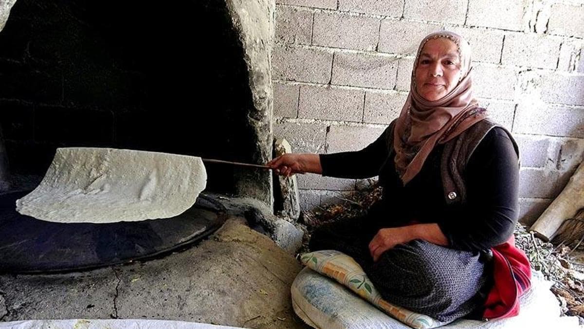 Kayseri’de imece usulü kışlık yufka ekmeği geleneği