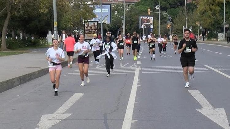 Kadıköy’deki Cumhuriyet Koşusu'nda hem koştular hem keyifli vakit geçirdiler