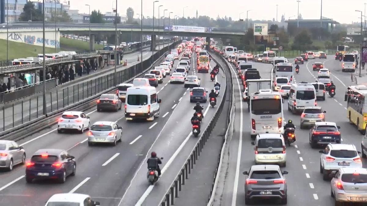 Haftanın ilk iş gününde trafik yoğunluğu