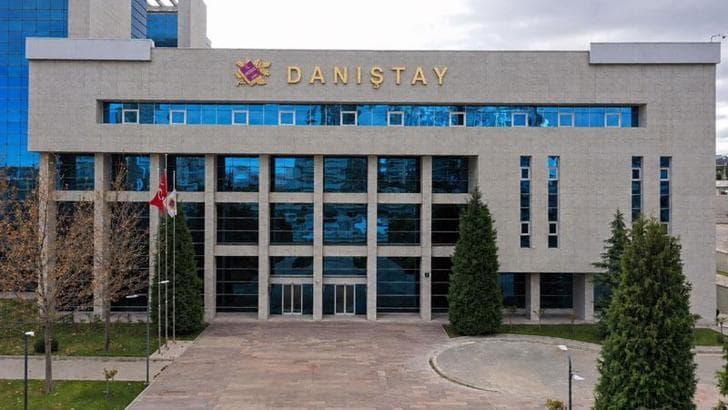 Danıştay'dan kopya cezasının sicilden silinmesini isteyen öğrenci lehine karar