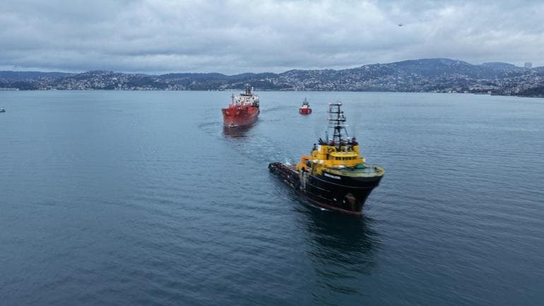 İstanbul Boğazı 'M/T Golden Sapling' isimli tankerin geçişi nedeniyle gemi trafiğine kapatıldı