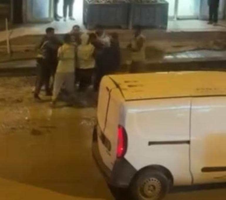 Ankara'da kaldırım işçileri arasındaki kavga kamerada