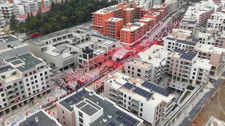 Depremle sessizliğe bürünen Atatürk Caddesi'nde 3 yıl sonra 29 Ekim coşkusu